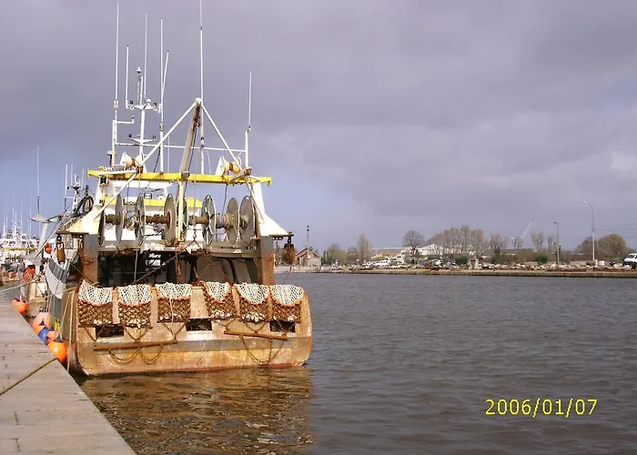 小括号公寓 * 翁弗勒尔