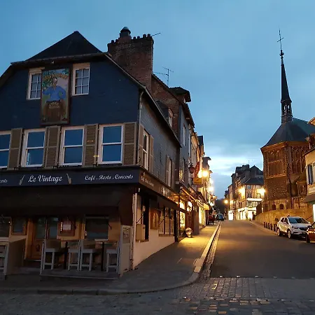 La Petite Parenthese Апартаменти